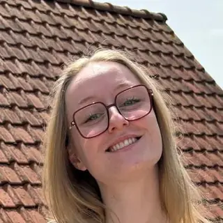 Portret van Julie Dingemans